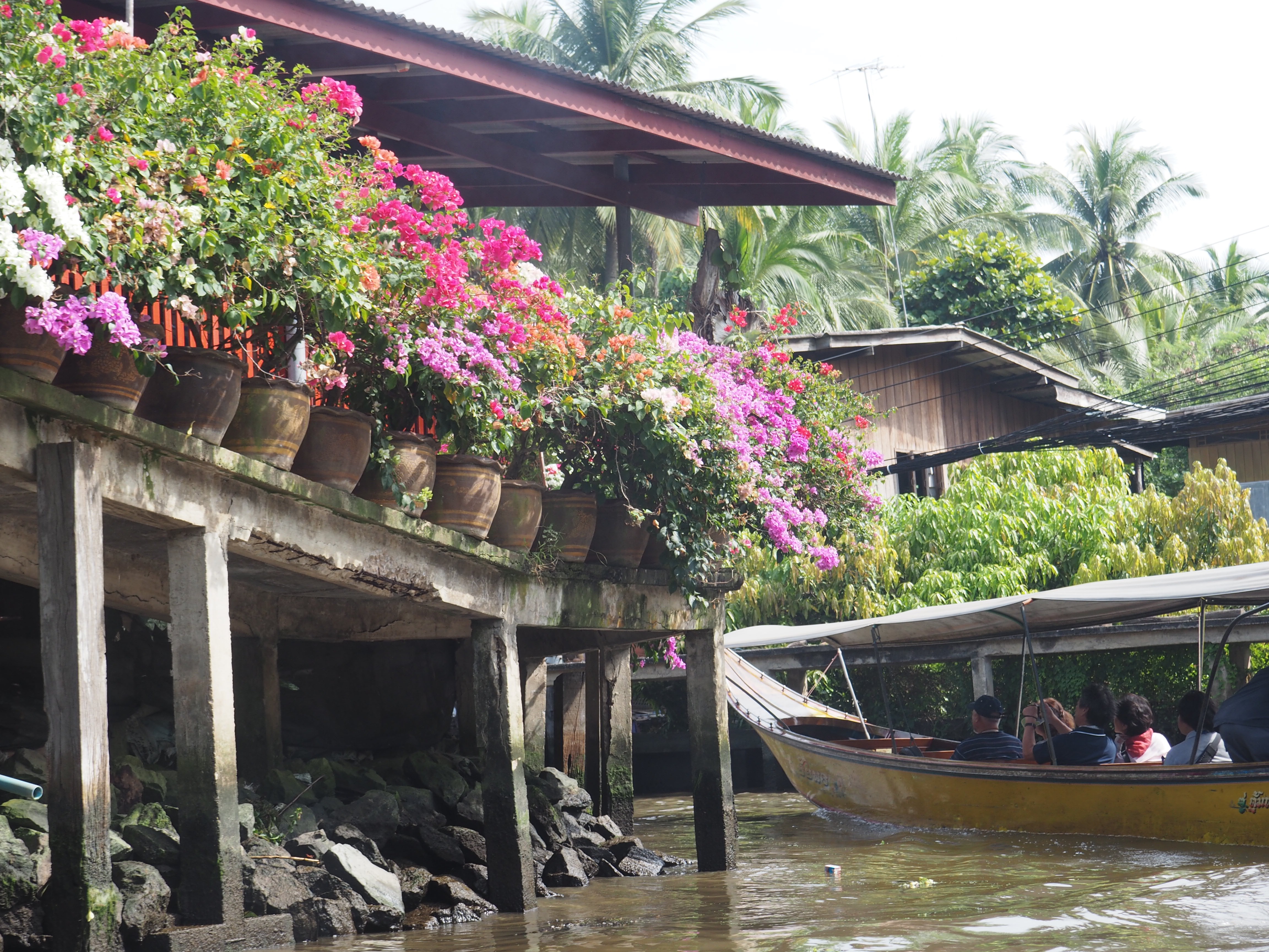 Damnoen Saduak's Floating market Thailand | Shades of Pinck