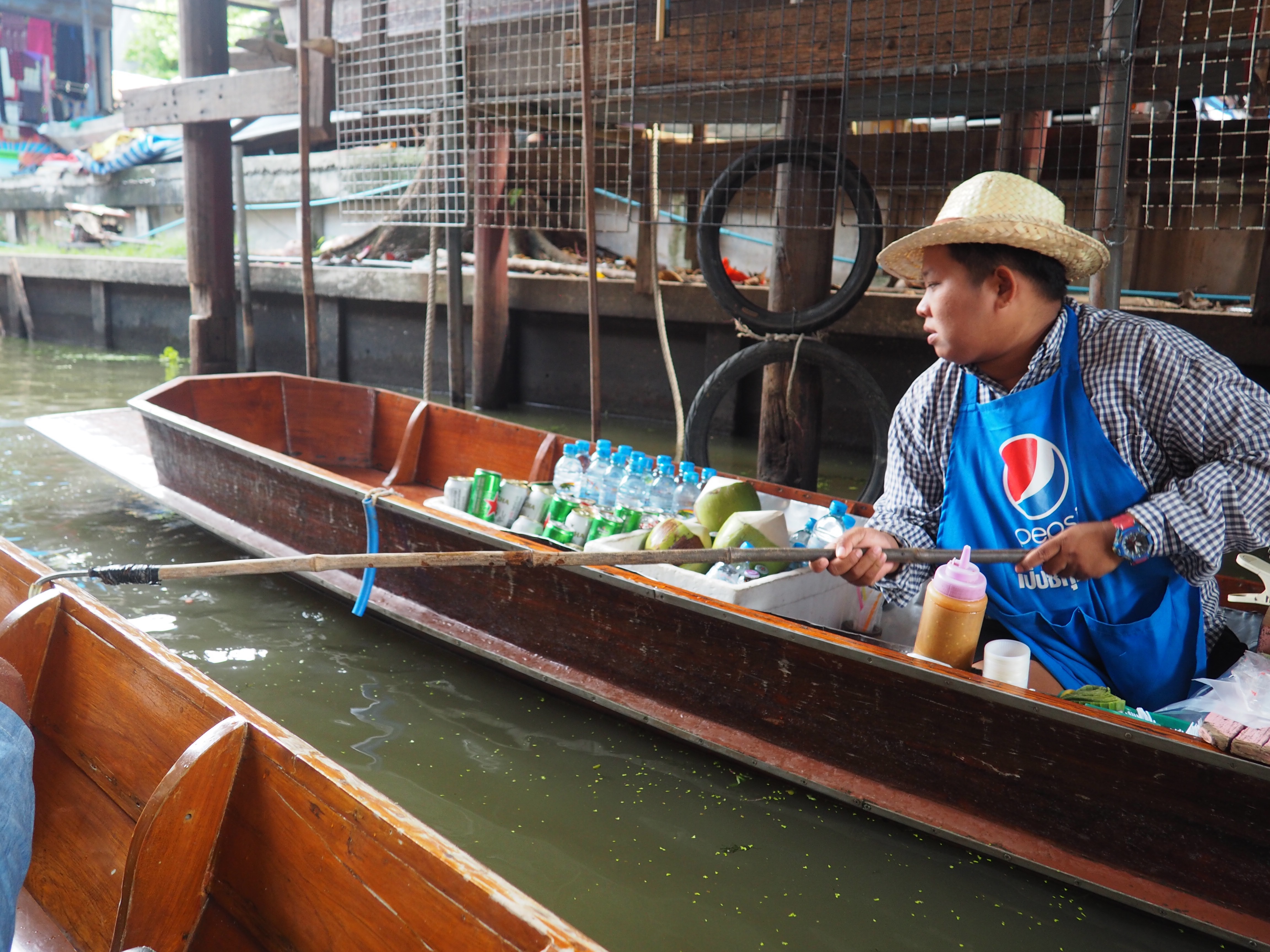 Damnoen Saduak's Floating market Thailand | Shades of Pinck