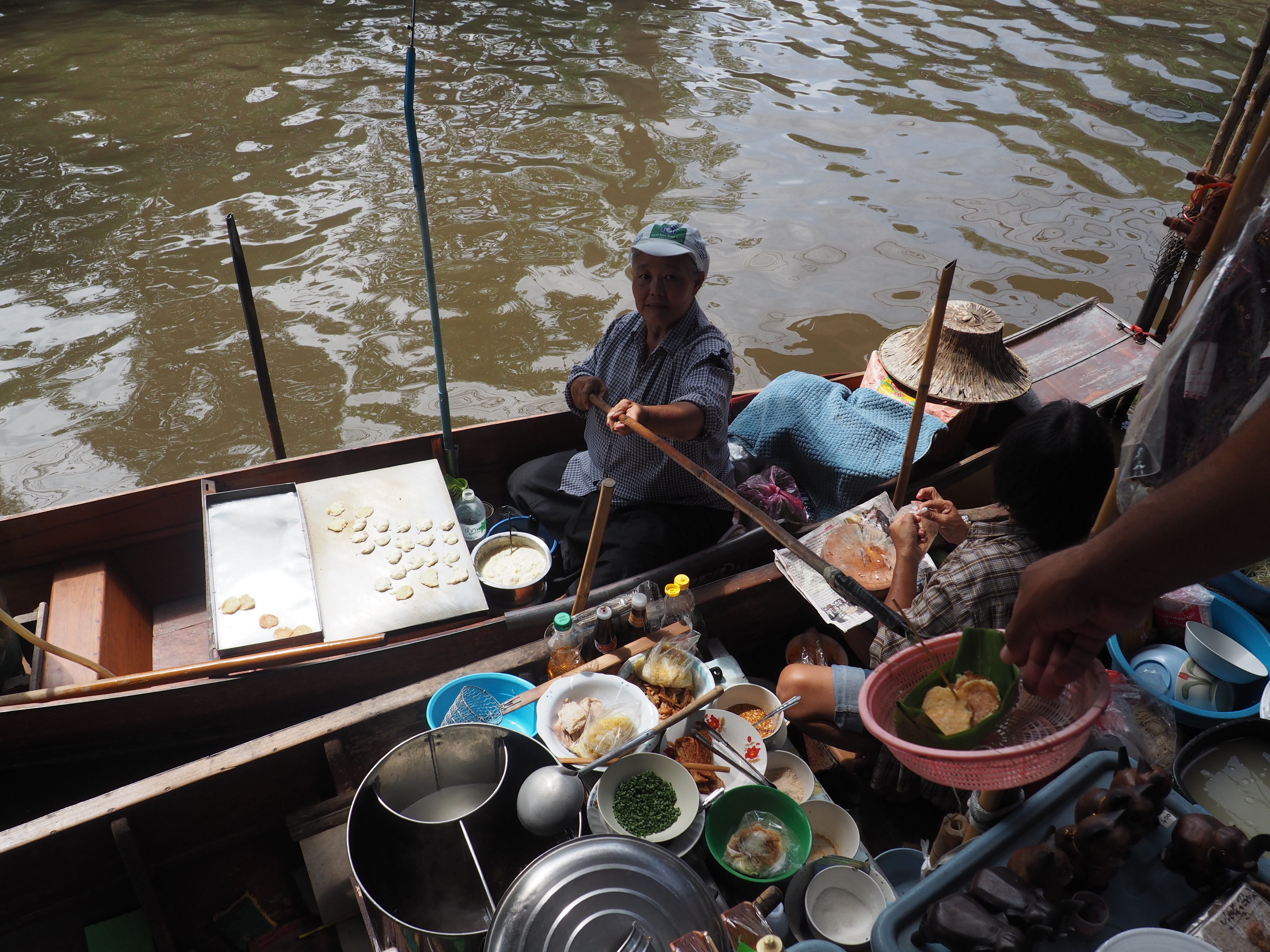 Damnoen Saduak's Floating market Thailand | Shades of Pinck