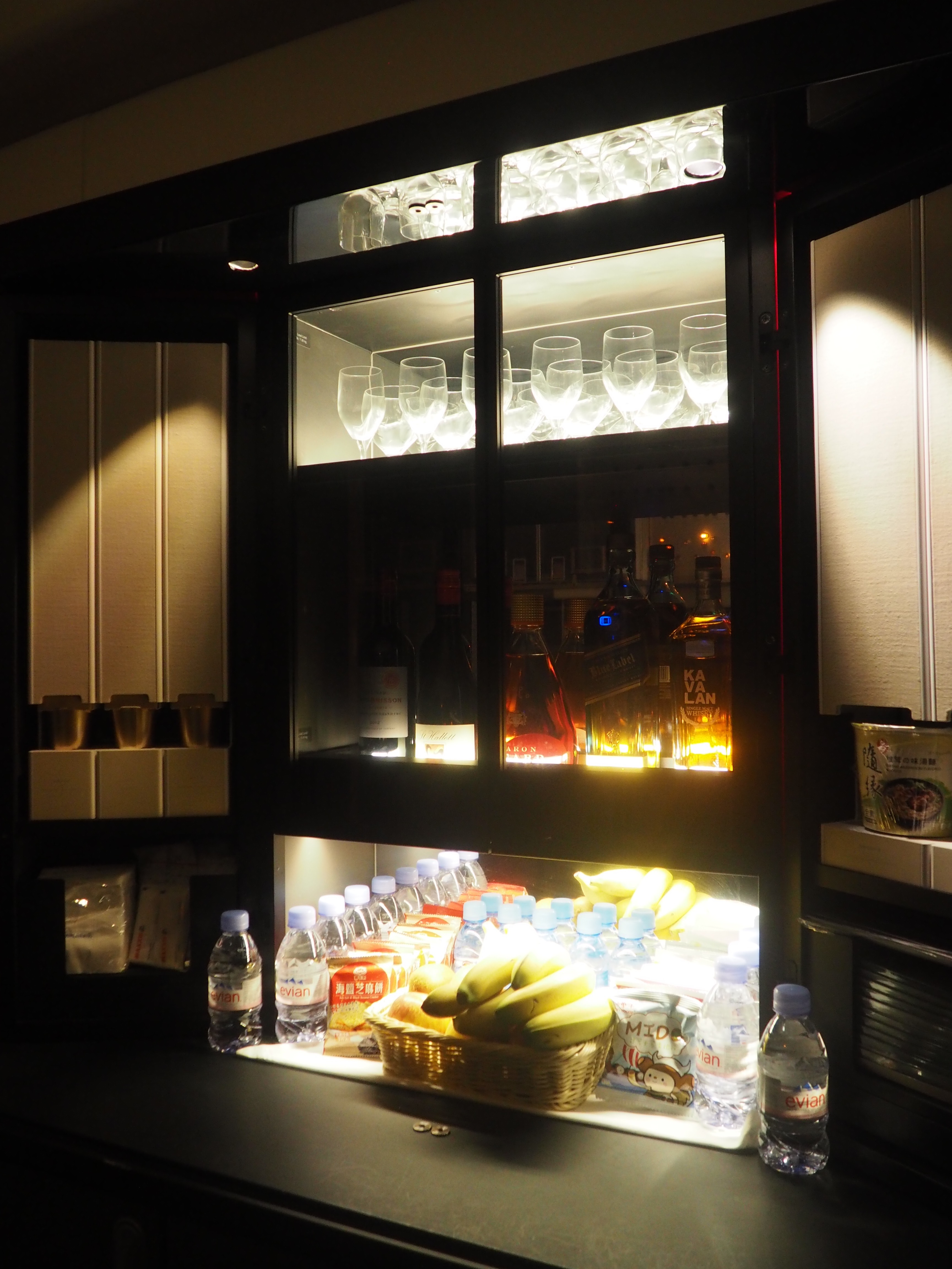 China Airlines first class business class flights travel | Shades of Pinck