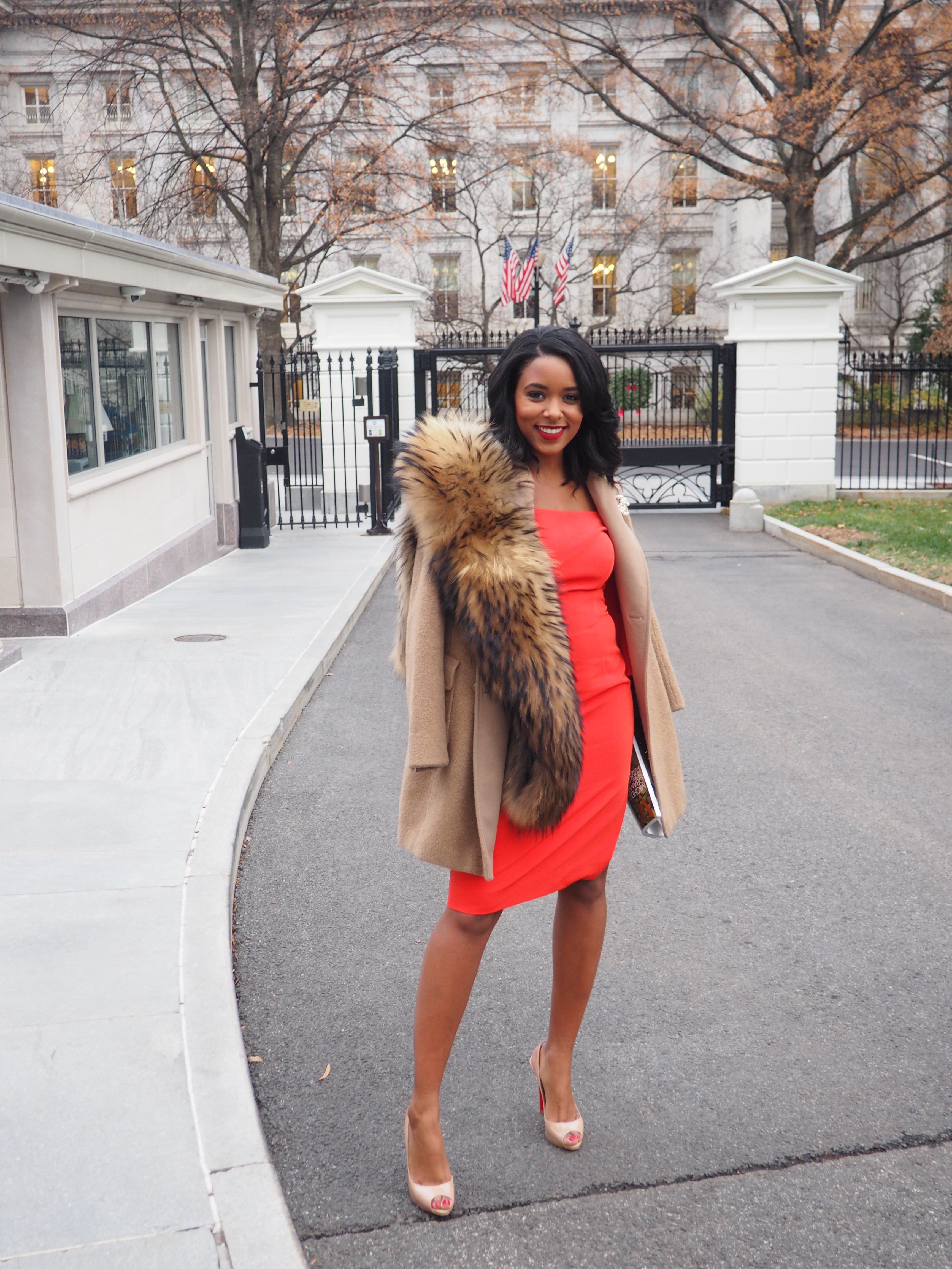 White house Christmas holiday party // Shades of pinck