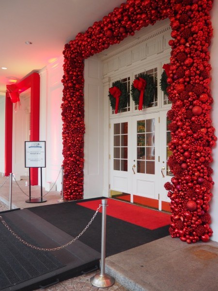 White house Christmas holiday party // Shades of pinck