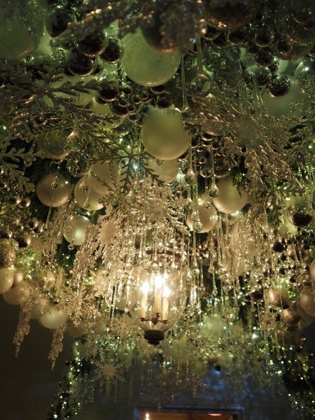 White house Christmas holiday party // Shades of pinck