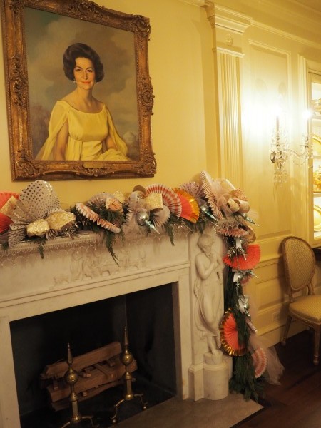 White house Christmas holiday party // Shades of pinck