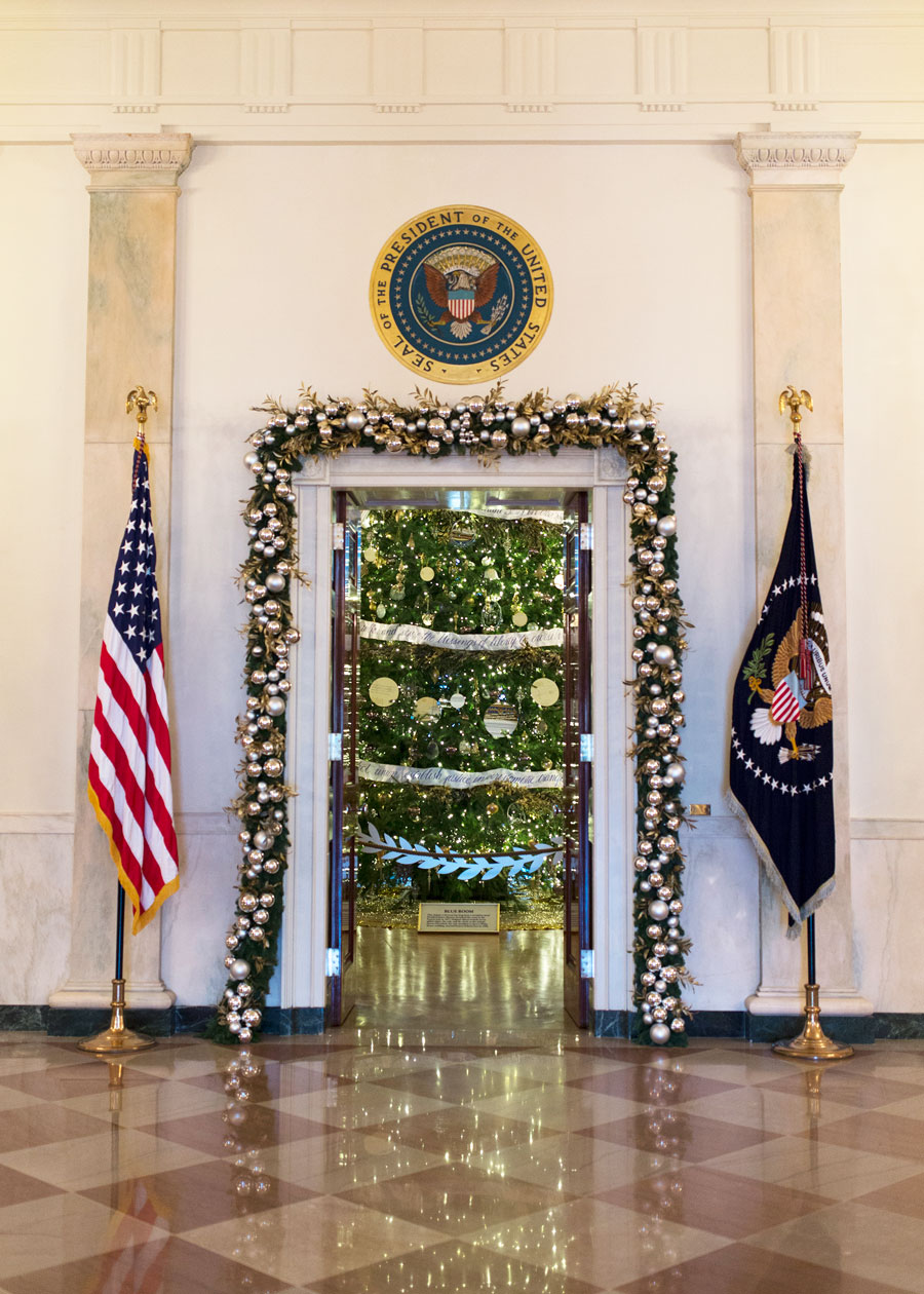 White house Christmas holiday party // Shades of pinck