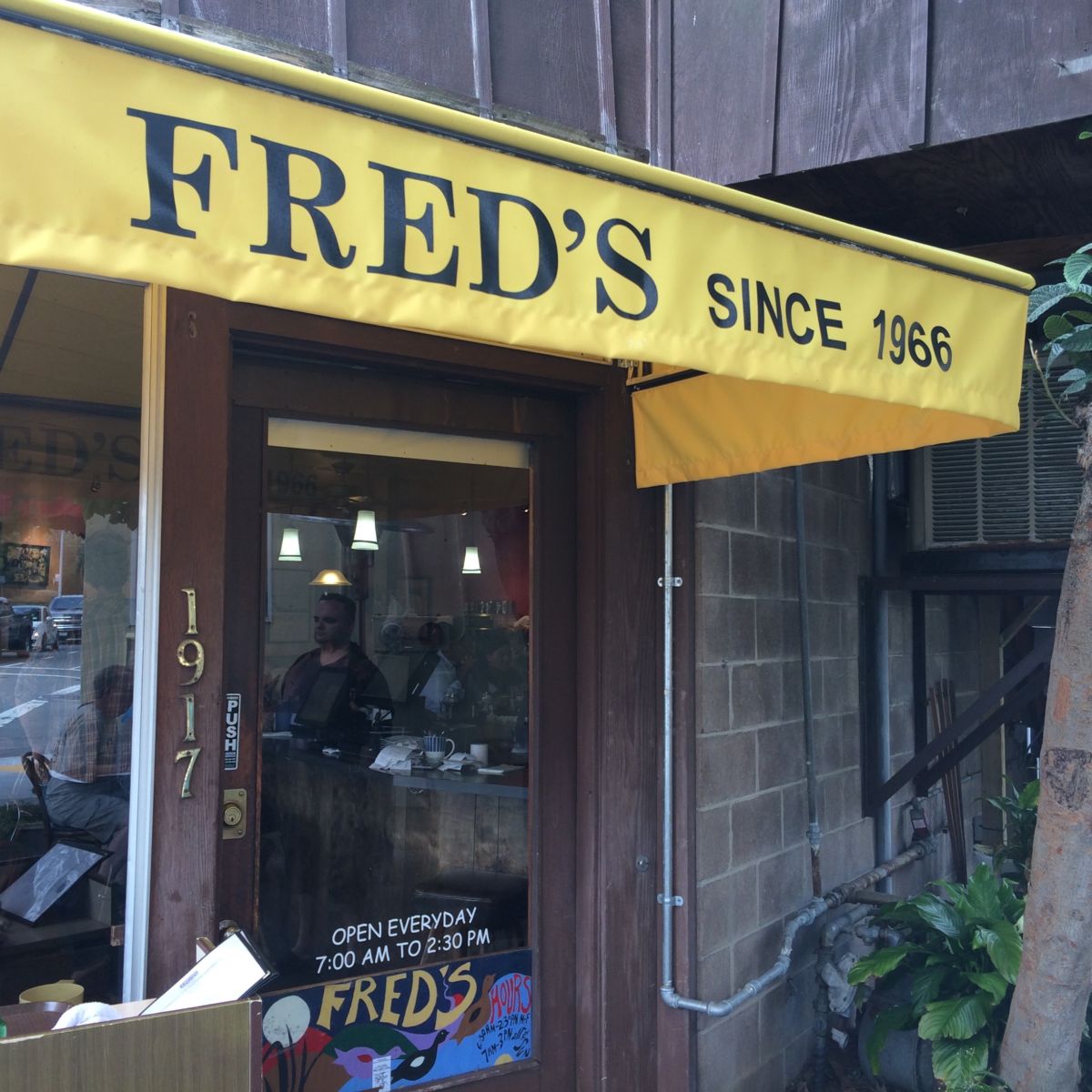 Fred's Place Sausalito // Shades of Pinck