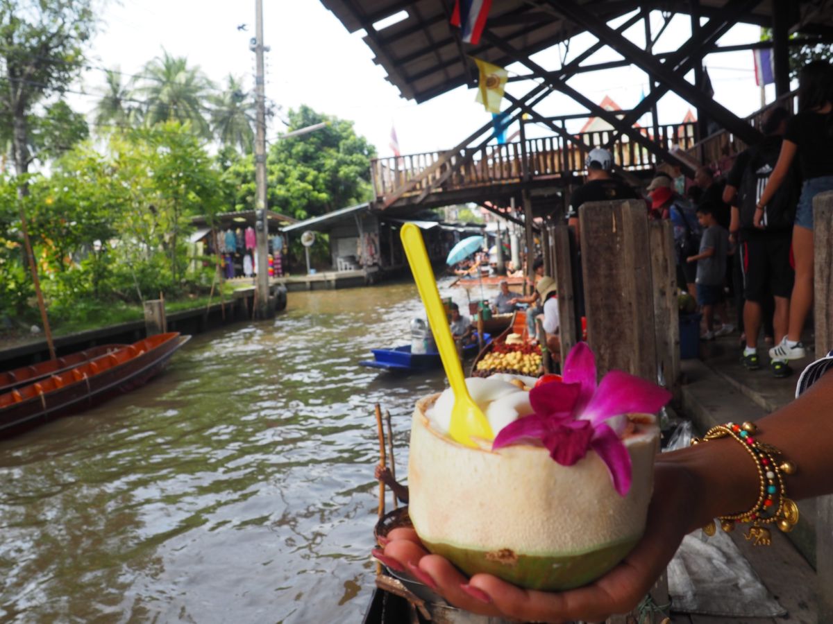 Damnoen Saduak's Floating market Thailand | Shades of Pinck