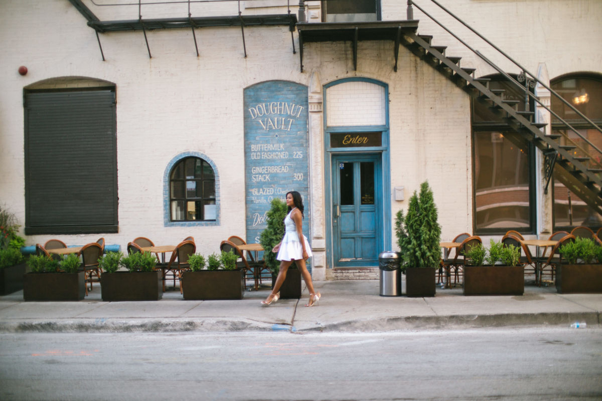 Doughnut Vault Chicago // Shades of Pinck