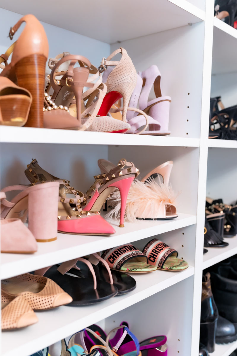 A Peek into My Dressing Room // Closet Reveal - Shades of Pinck